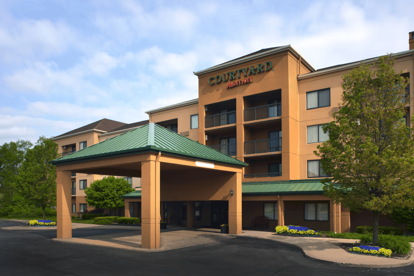 clecw-exterior-0017-hor-clsc